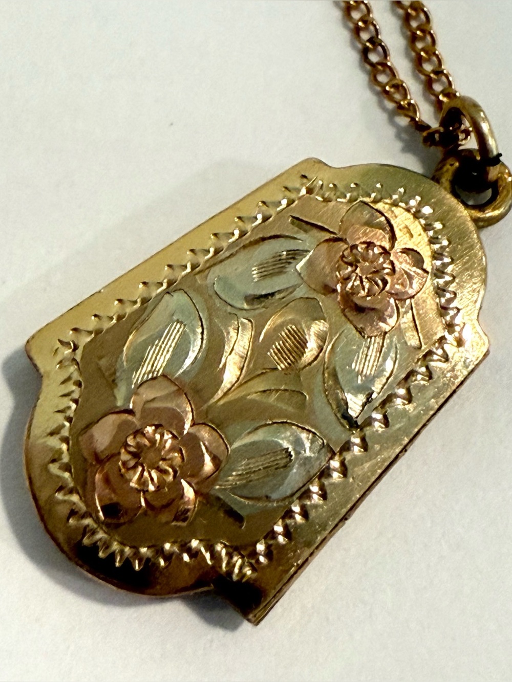 Vintage Gold Filled Etched Floral Flower Locket Necklace - Picture 12 of 13